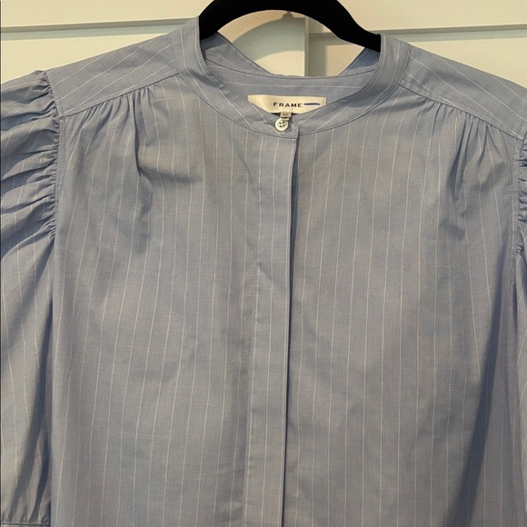 FRAME Ruched Puff Sleeve Shirt in Chambray - Picture 5 of 11